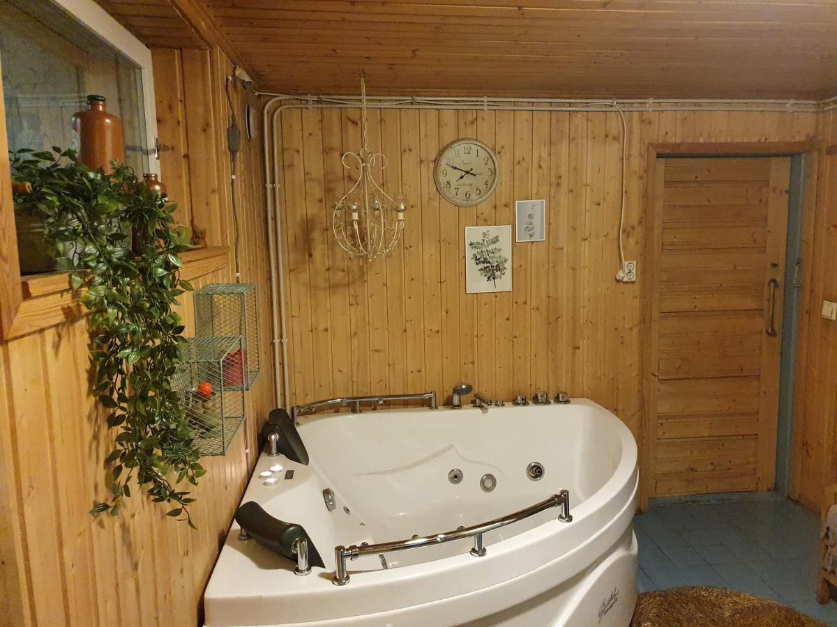 Helmin Kortteeri Hotel Kauhajoki Buitenkant foto